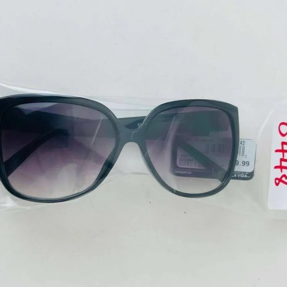 SG00448 Belle Vida by Foster Grant 100% UVA-UVB protection Black sunglasses - Picture 2 of 6